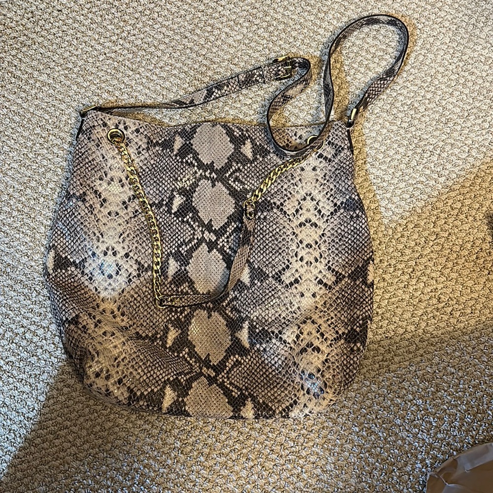 Micheal Kors crossbody bag